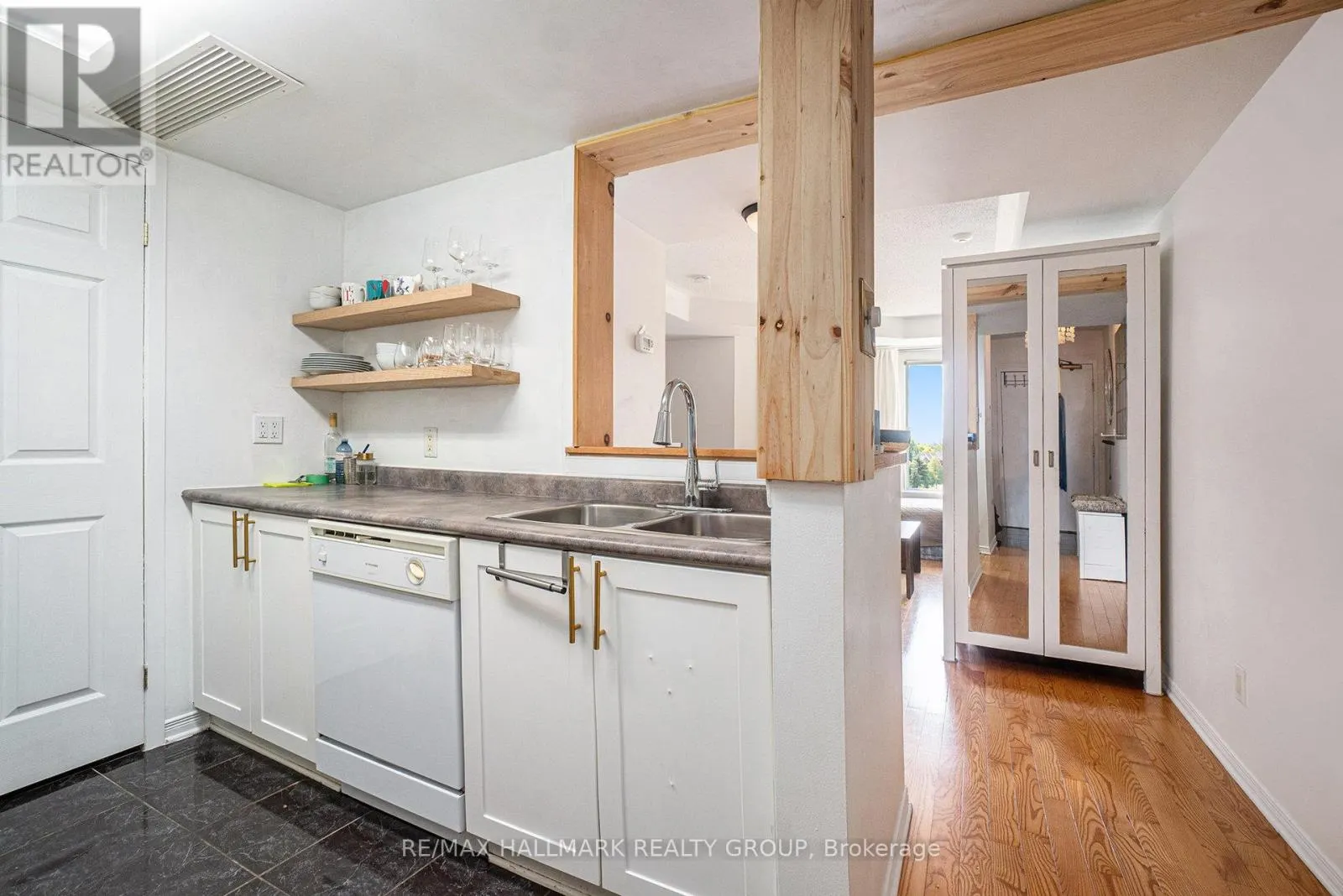 5R - 310 CENTRAL PARK DRIVE