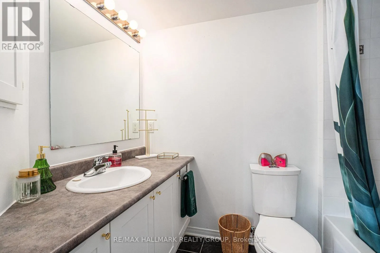 5R - 310 CENTRAL PARK DRIVE
