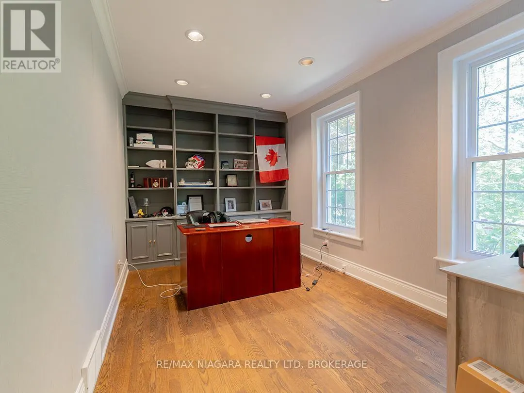 10187 LAKESHORE ROAD W