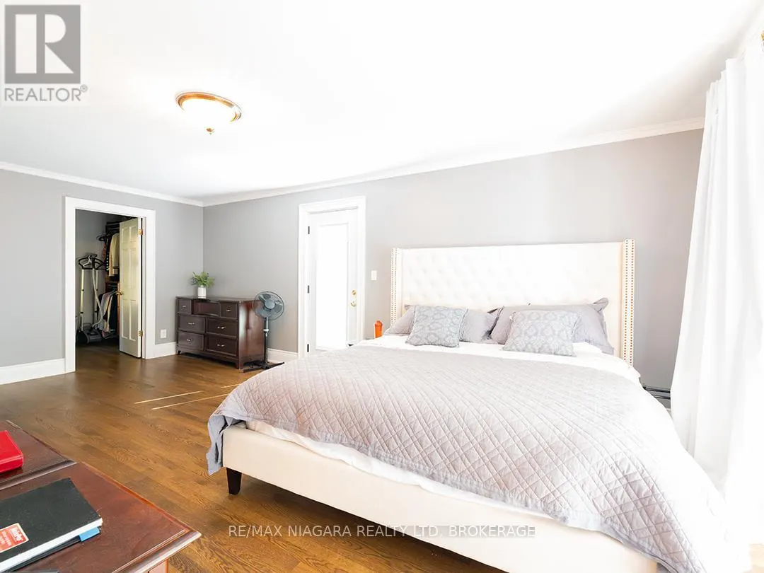 10187 LAKESHORE ROAD W