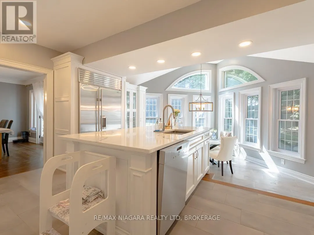 10187 LAKESHORE ROAD W