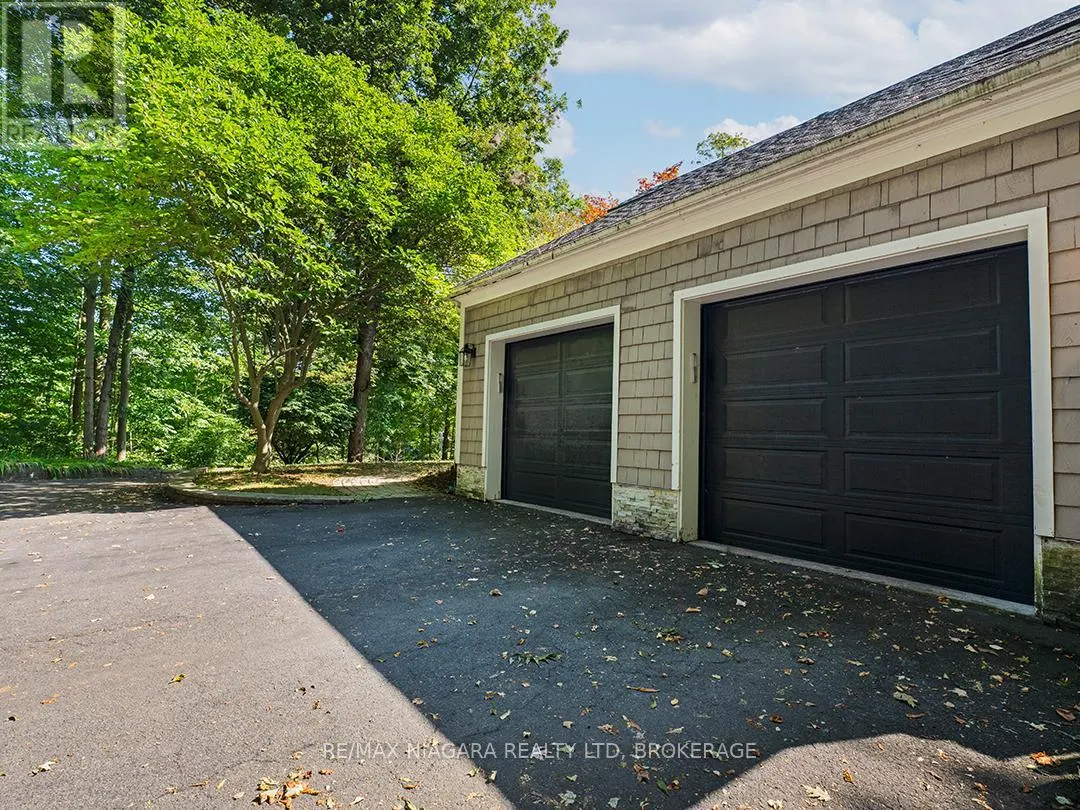 10187 LAKESHORE ROAD W