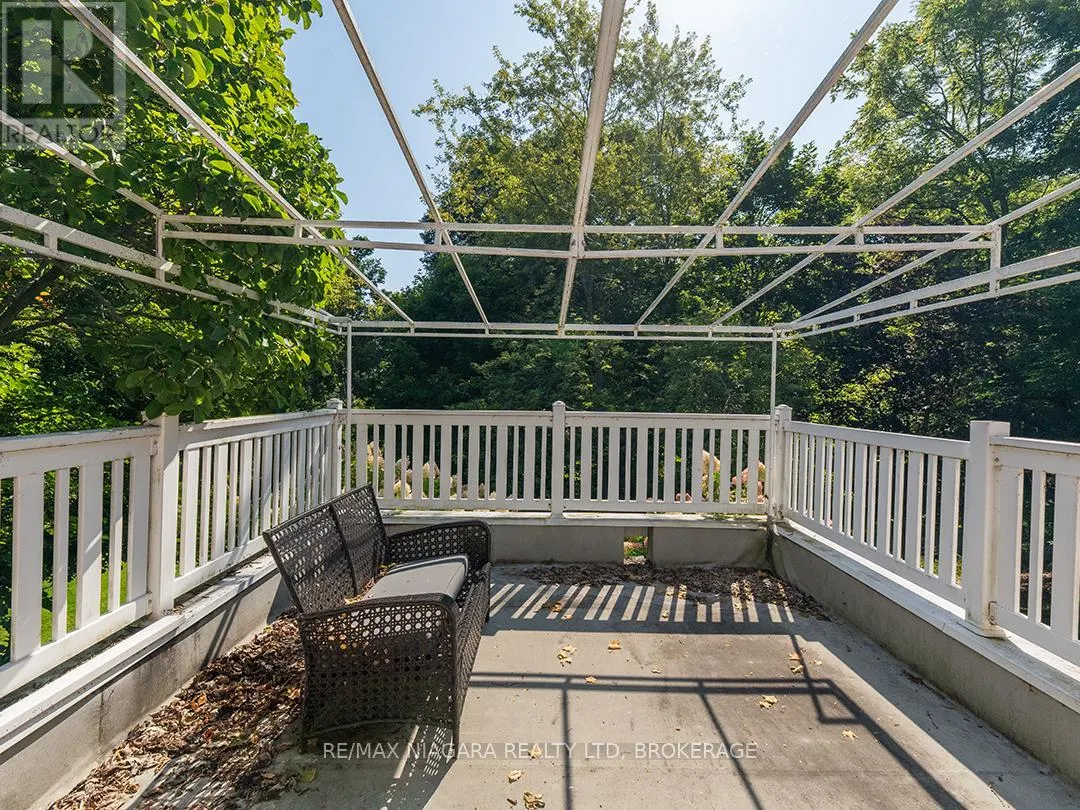 10187 LAKESHORE ROAD W