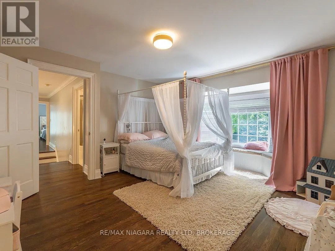 10187 LAKESHORE ROAD W