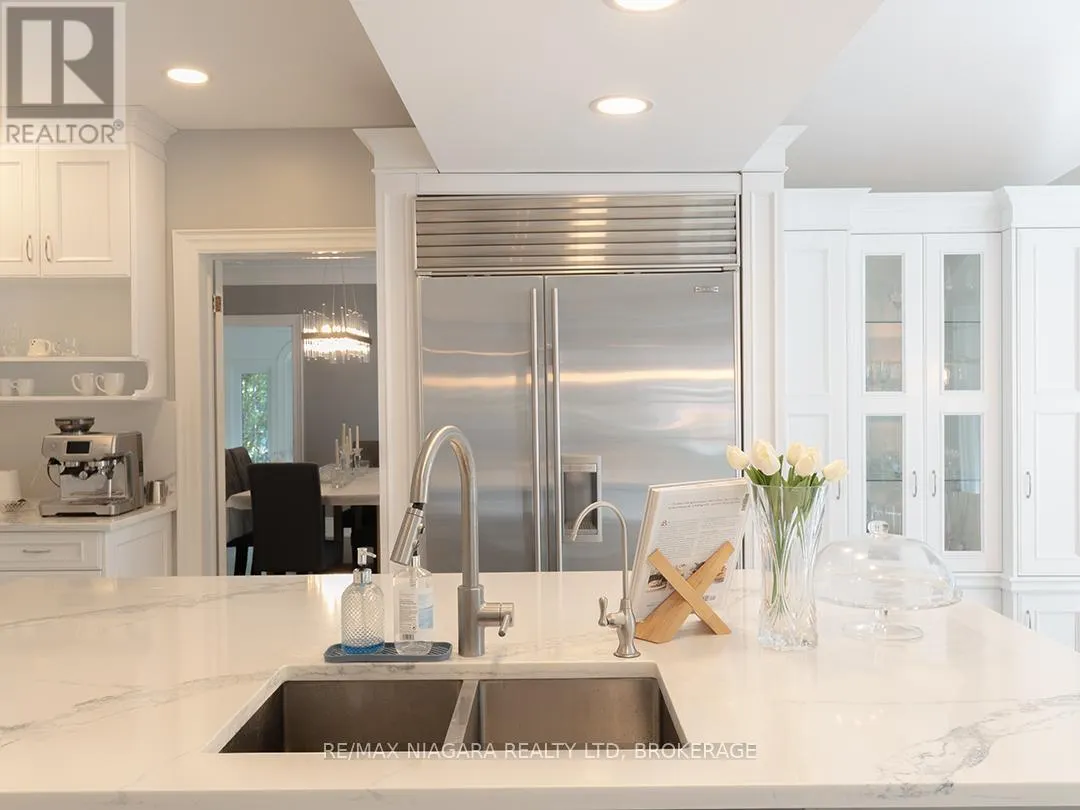 10187 LAKESHORE ROAD W