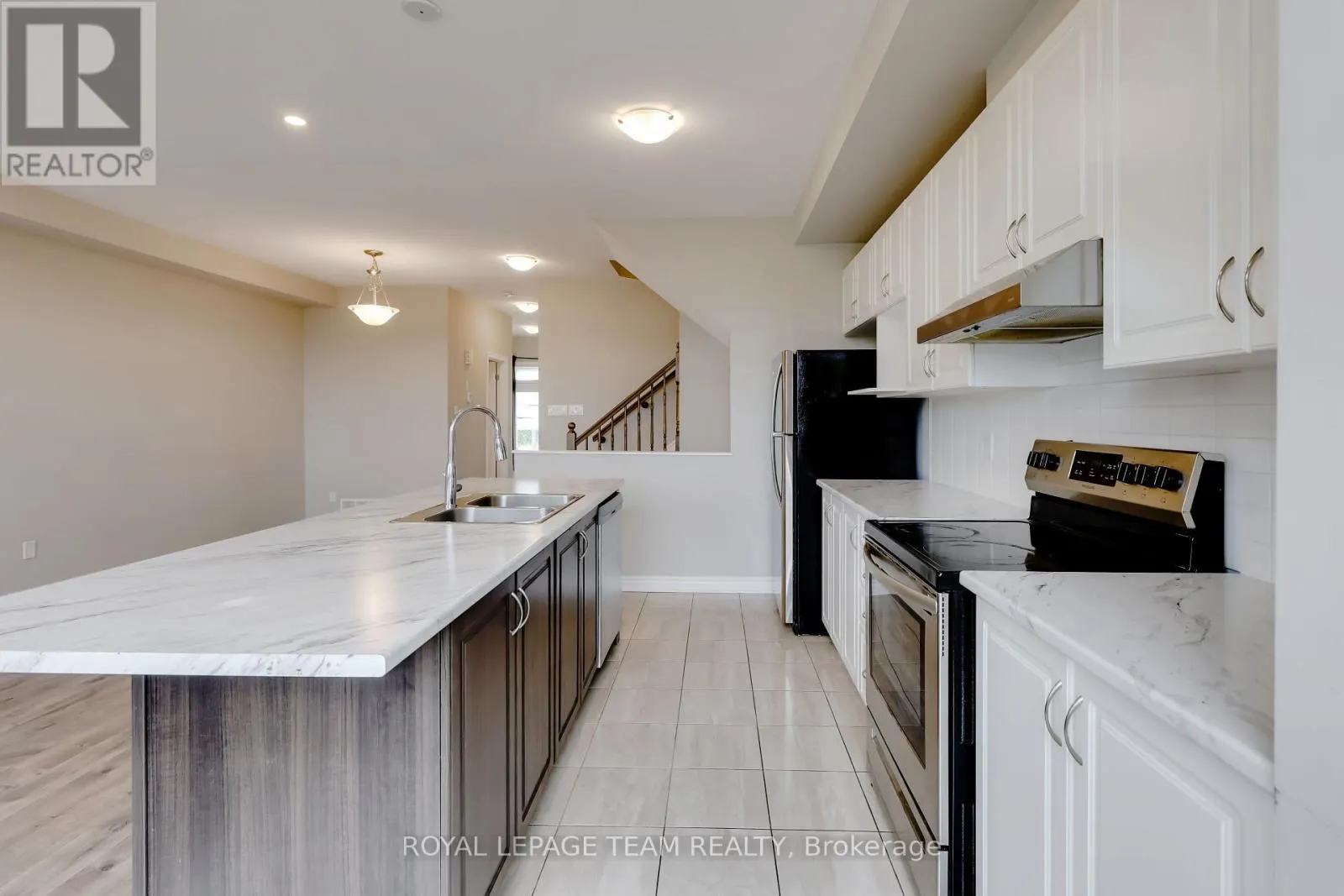 233 KIMPTON DRIVE