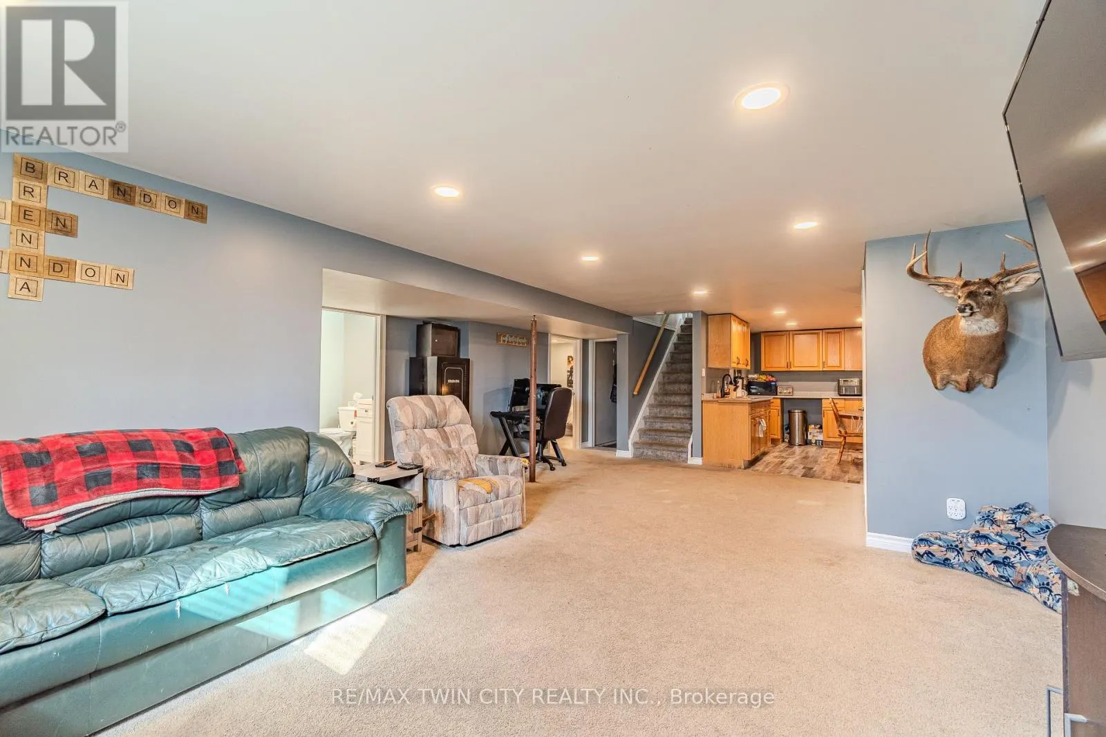 591 GOVERNORS ROAD E