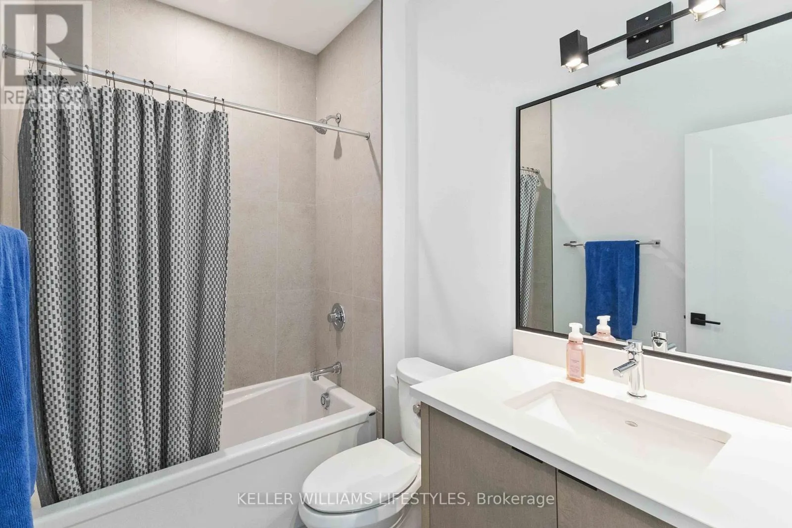 18 - 231 CALLAWAY ROAD, #18
