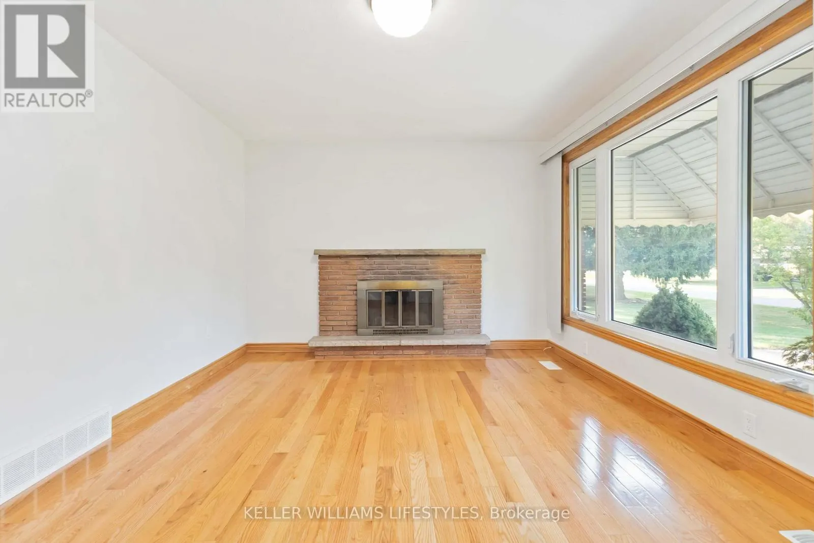 UPPER - 61 DELAWARE ST STREET S, #Upper