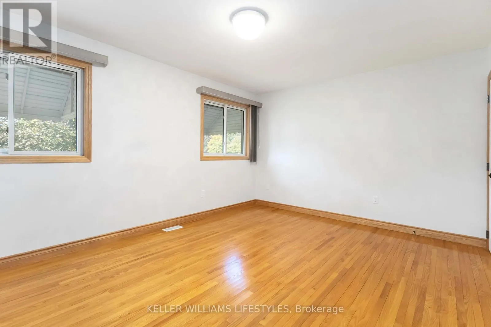 UPPER - 61 DELAWARE ST STREET S, #Upper