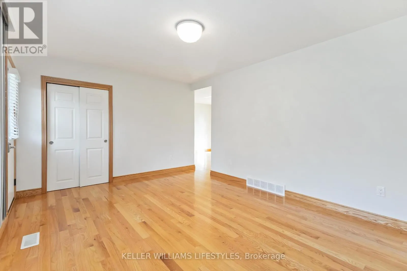 UPPER - 61 DELAWARE ST STREET S, #Upper