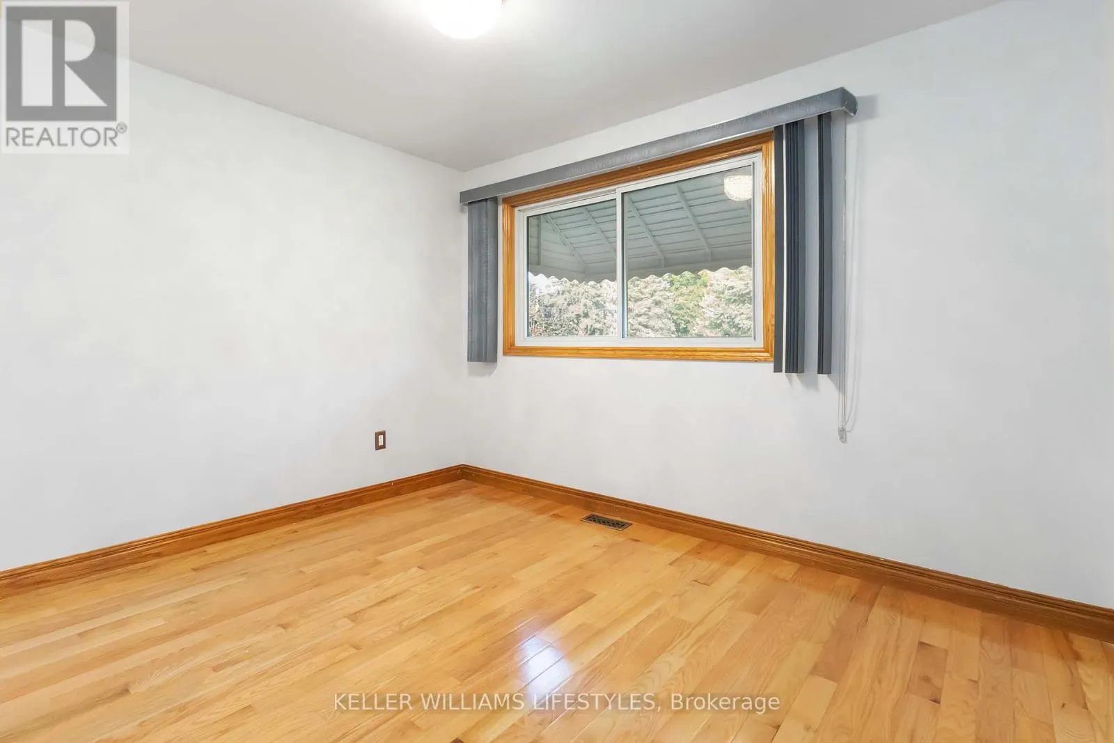 UPPER - 61 DELAWARE ST STREET S, #Upper