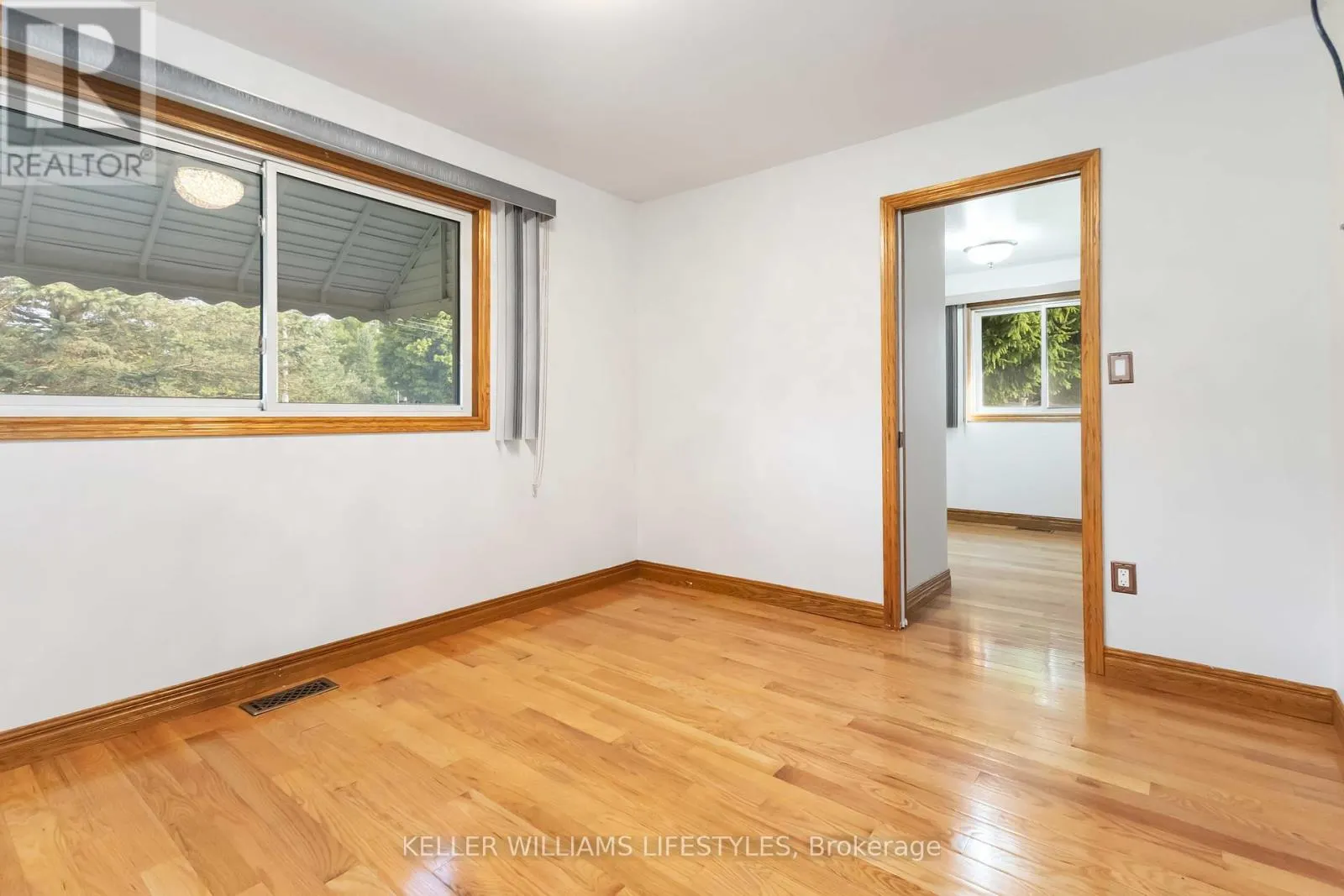 UPPER - 61 DELAWARE ST STREET S, #Upper