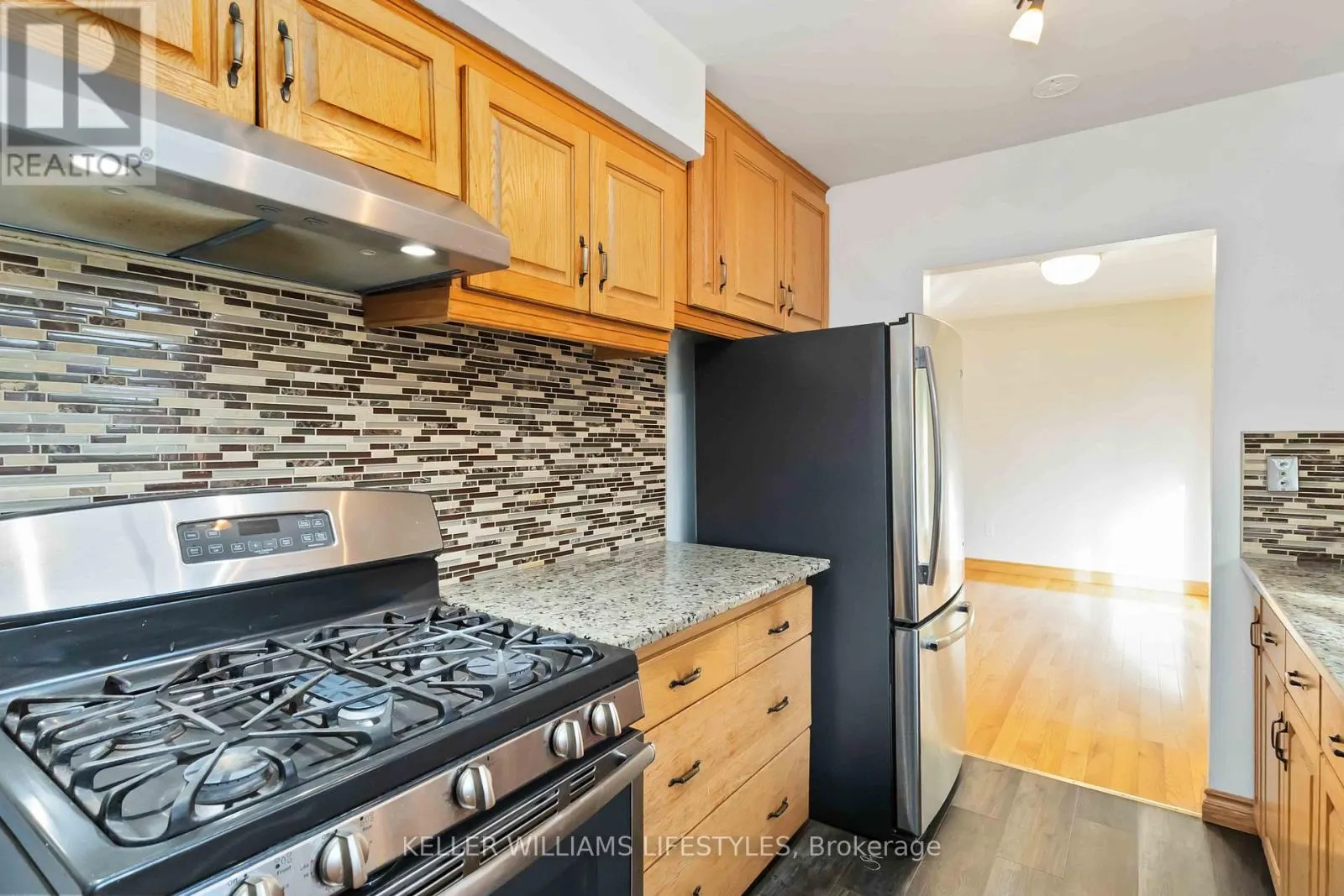 UPPER - 61 DELAWARE ST STREET S, #Upper