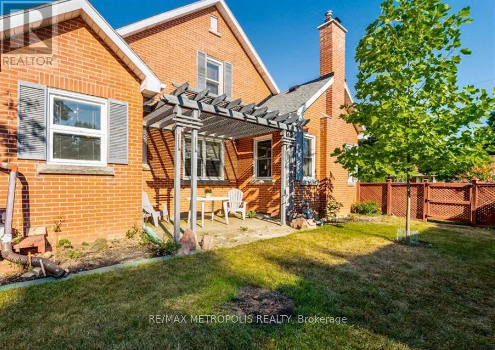 117 QUEENSWAY DRIVE