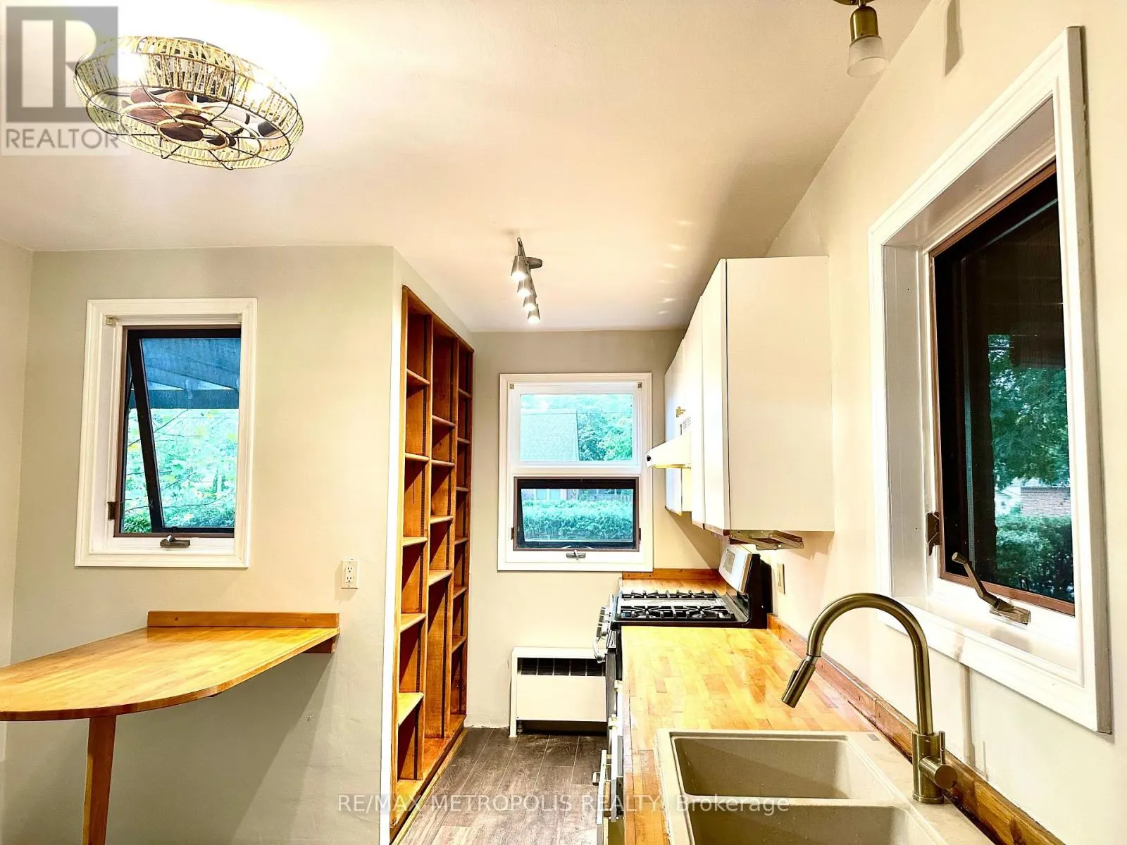117 QUEENSWAY DRIVE