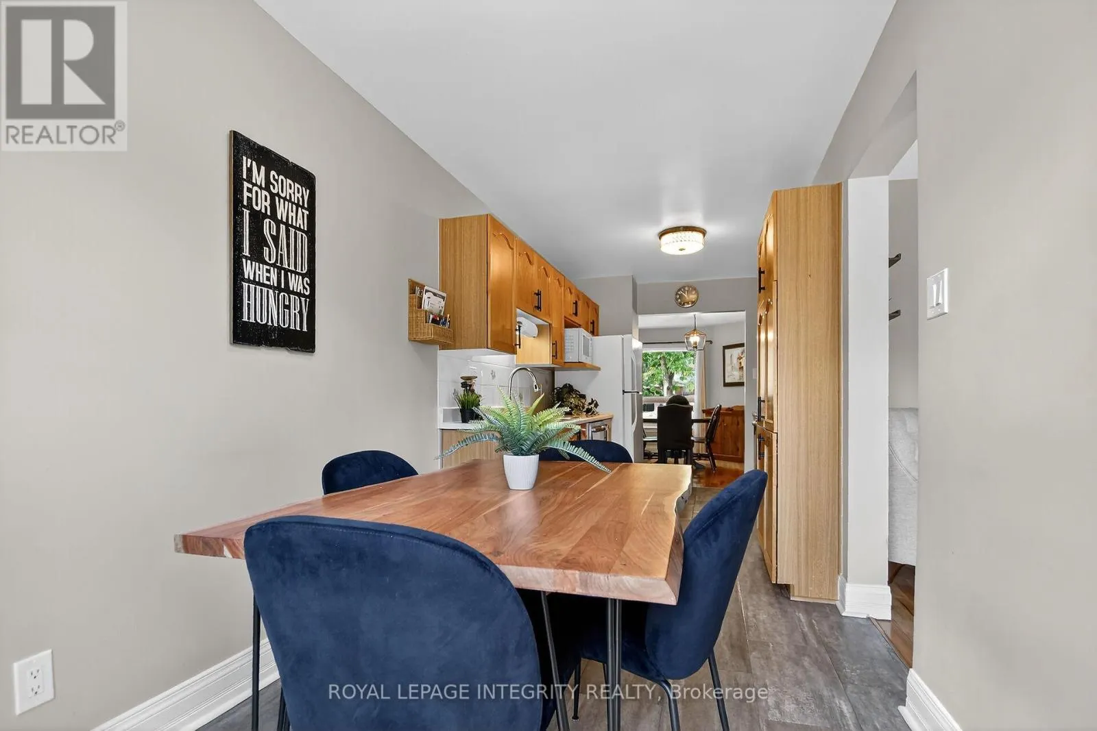 13 ROBLYN WAY