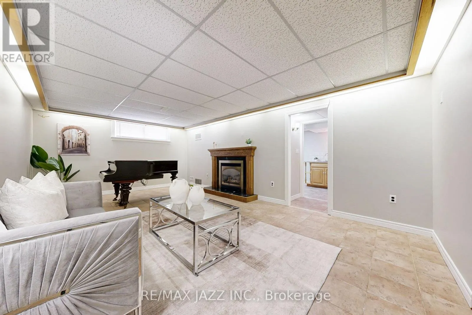 13 SPRINGBROOK ROAD