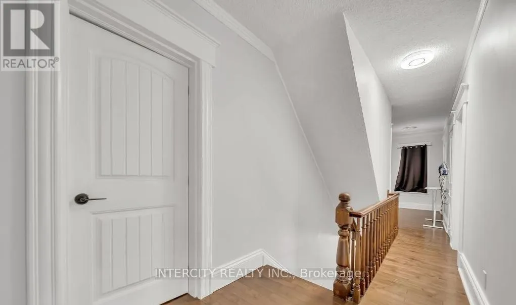 8731 WELLINGTON ROAD