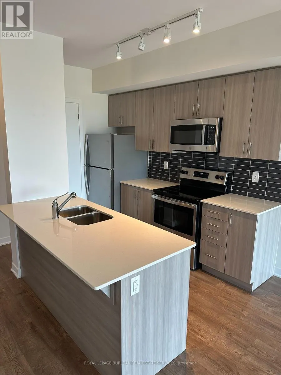 612 - 550 NORTH SERVICE ROAD N