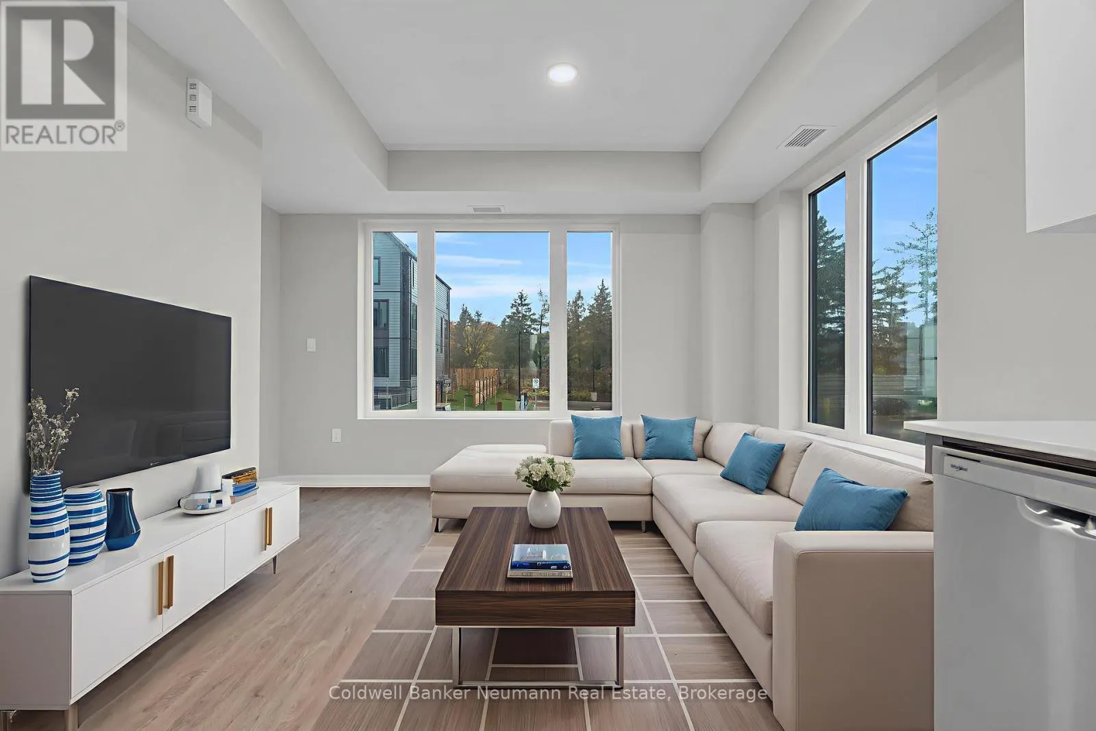 102 - 708 WOOLWICH STREET, #102