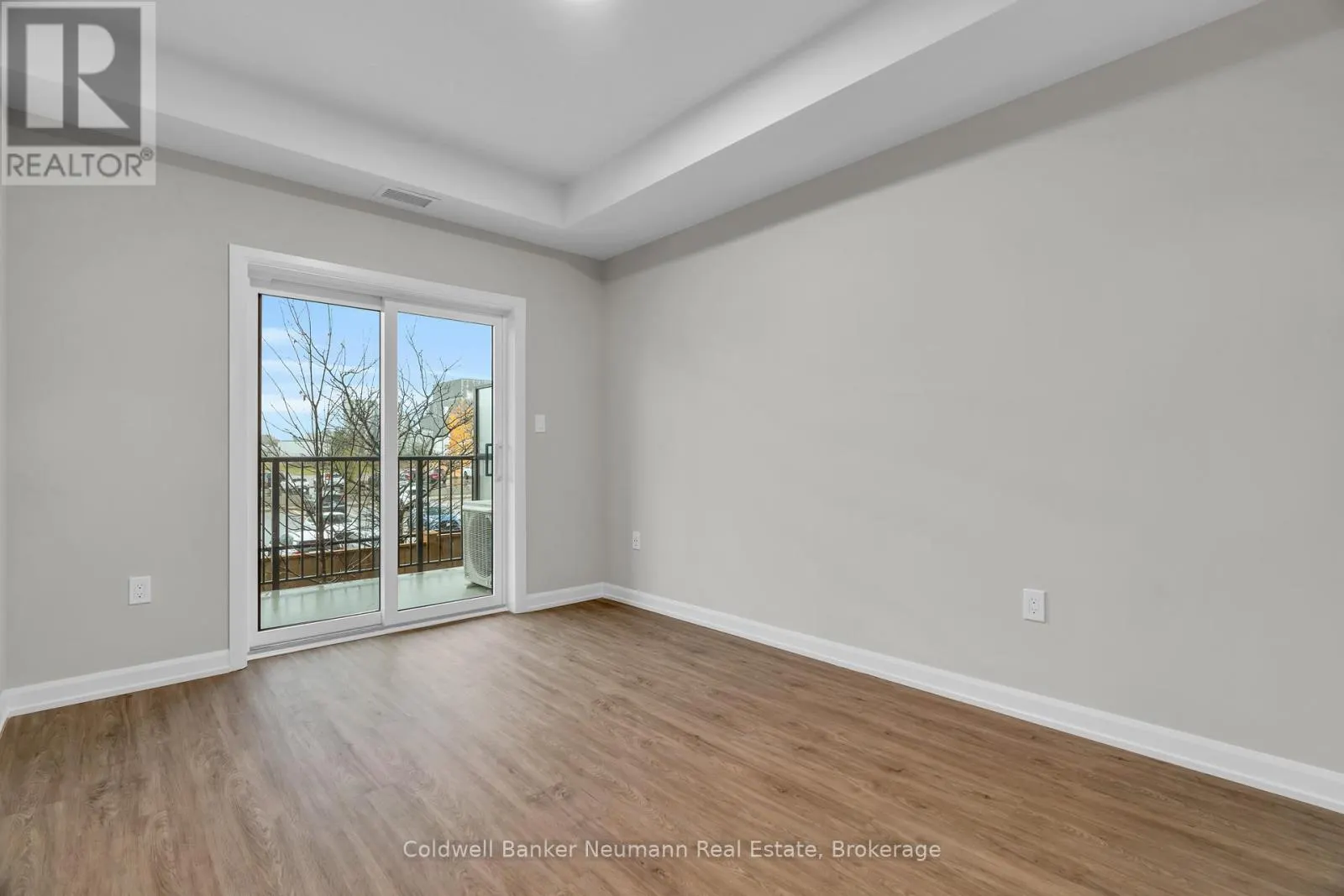 102 - 708 WOOLWICH STREET, #102