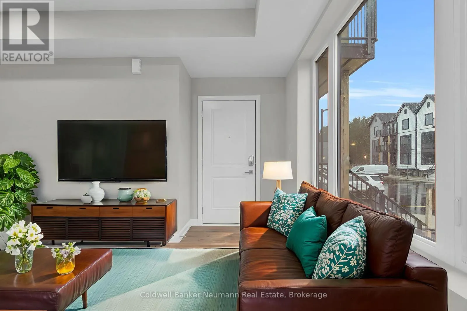 102 - 708 WOOLWICH STREET, #102