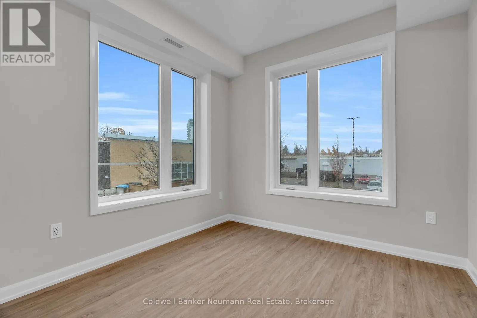 102 - 708 WOOLWICH STREET, #102