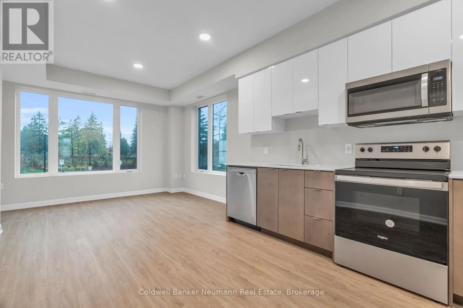 102 - 708 WOOLWICH STREET, #102
