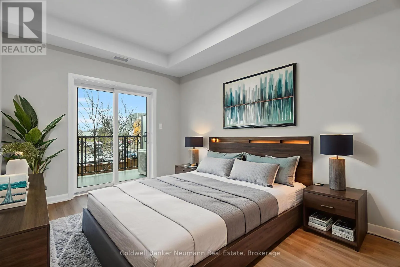 102 - 708 WOOLWICH STREET, #102