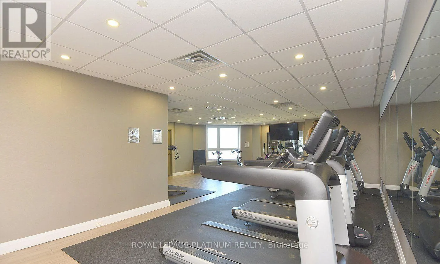 233 - 125 SHOREVIEW PLACE