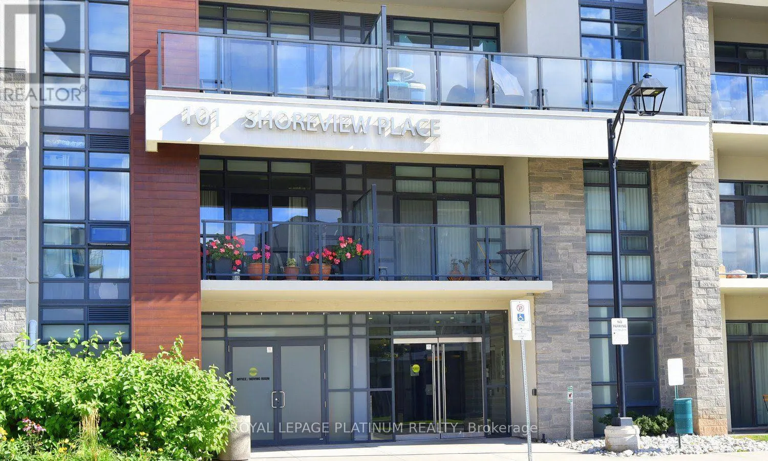233 - 125 SHOREVIEW PLACE