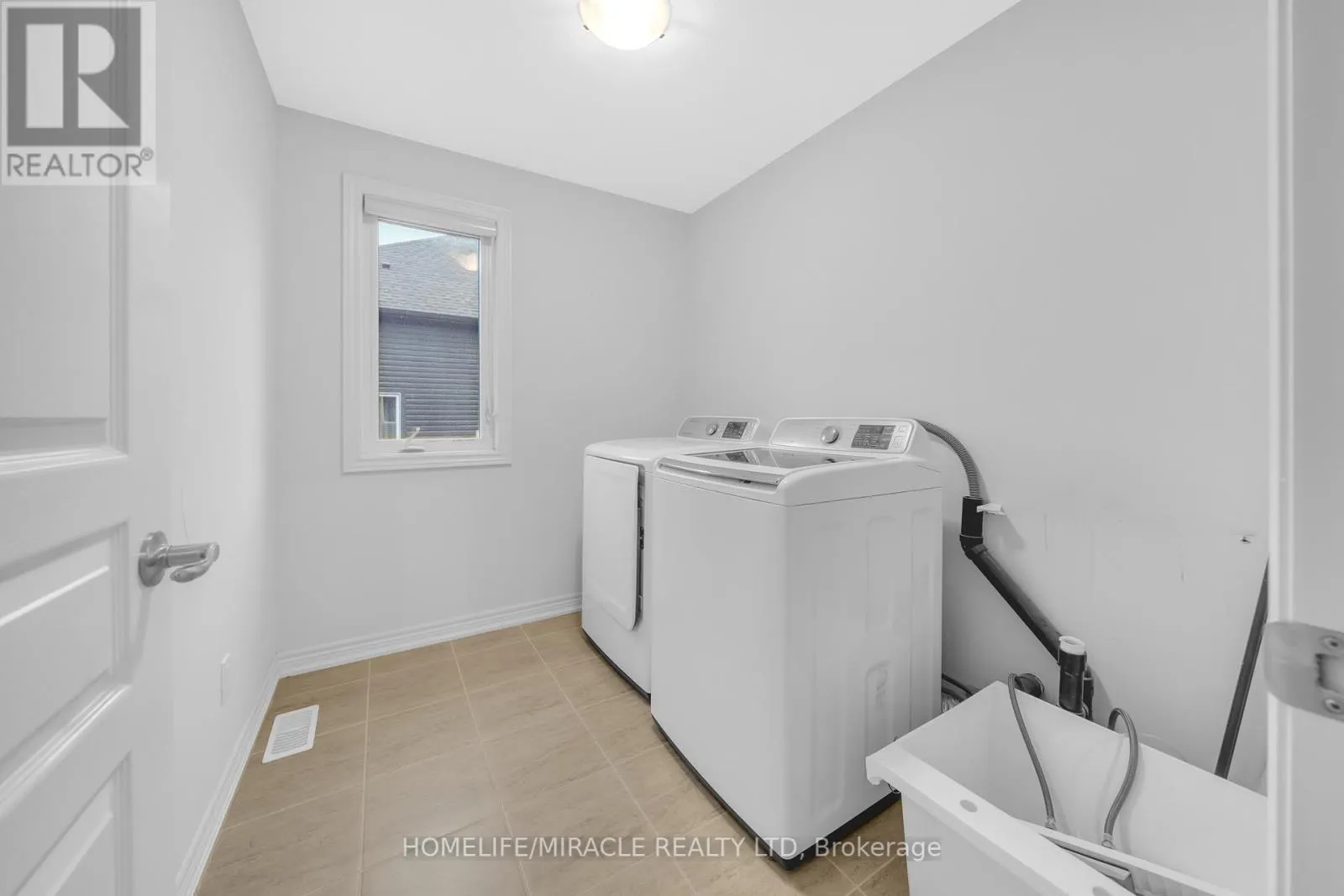 3547 DOMINION ROAD S