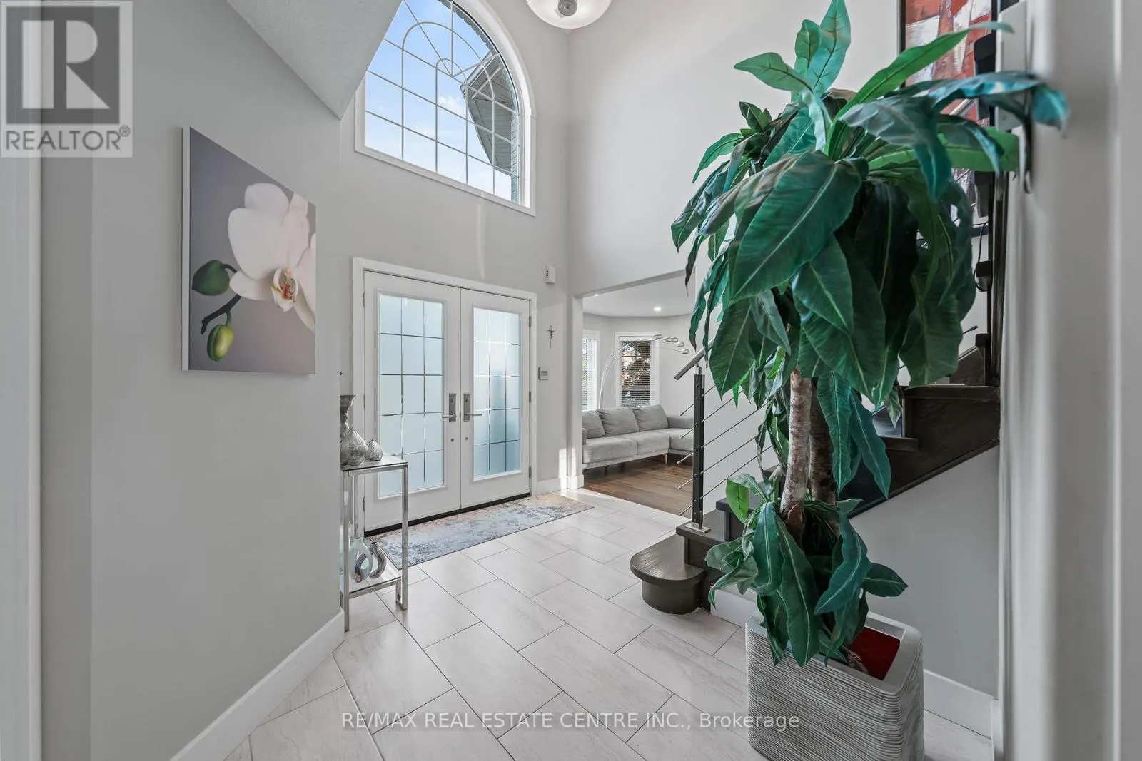 715 BURNETT AVENUE