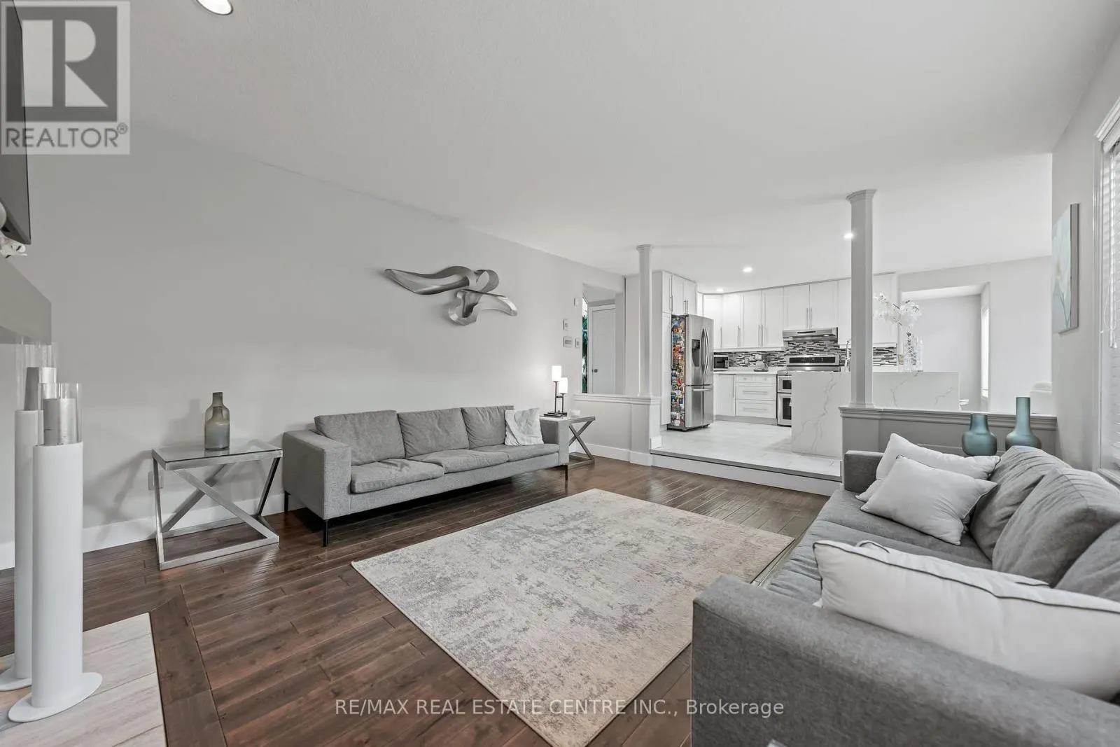 715 BURNETT AVENUE