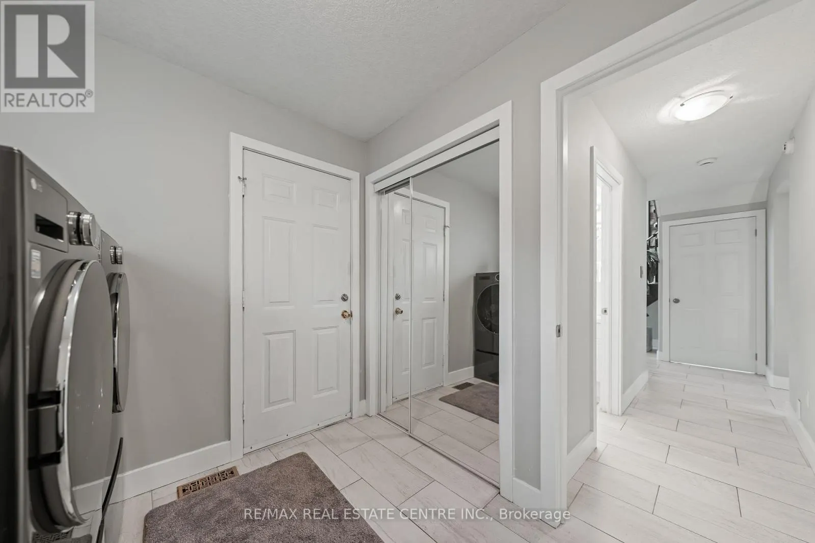 715 BURNETT AVENUE