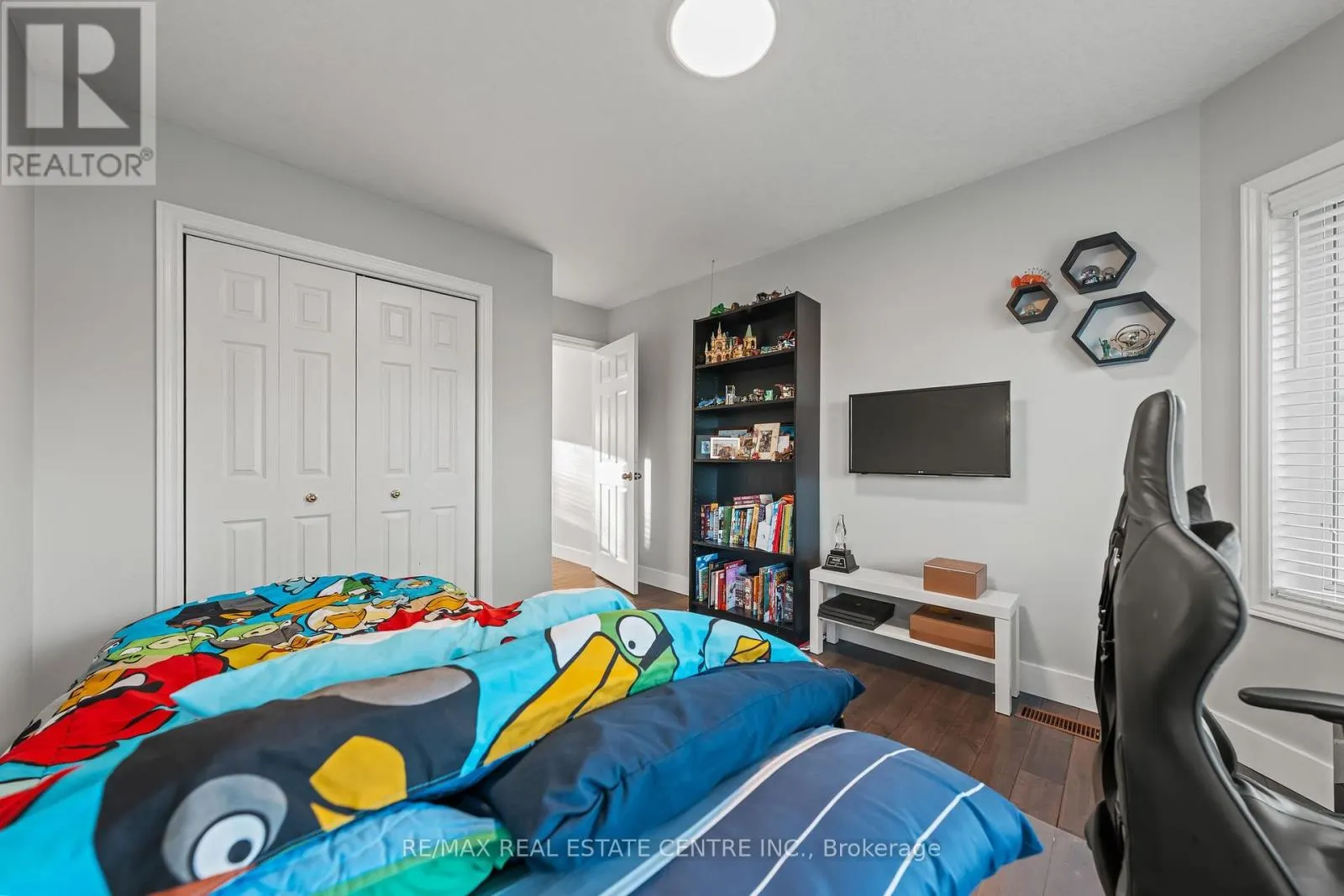 715 BURNETT AVENUE