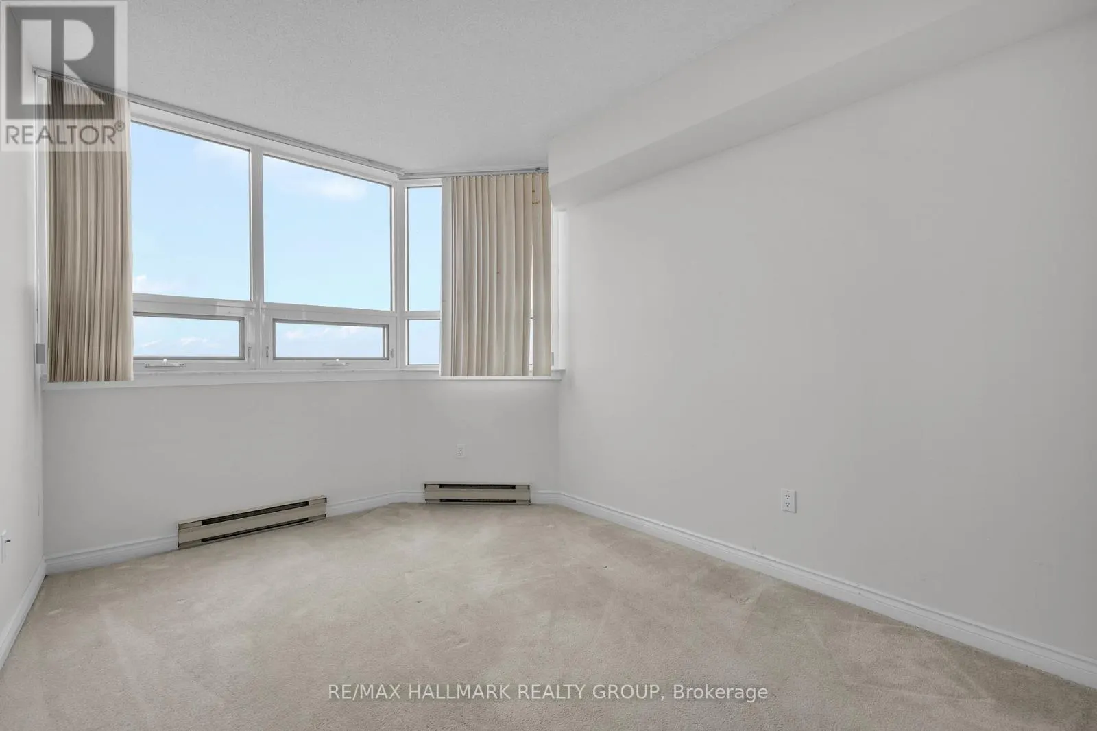 2204 - 1480 RIVERSIDE DRIVE