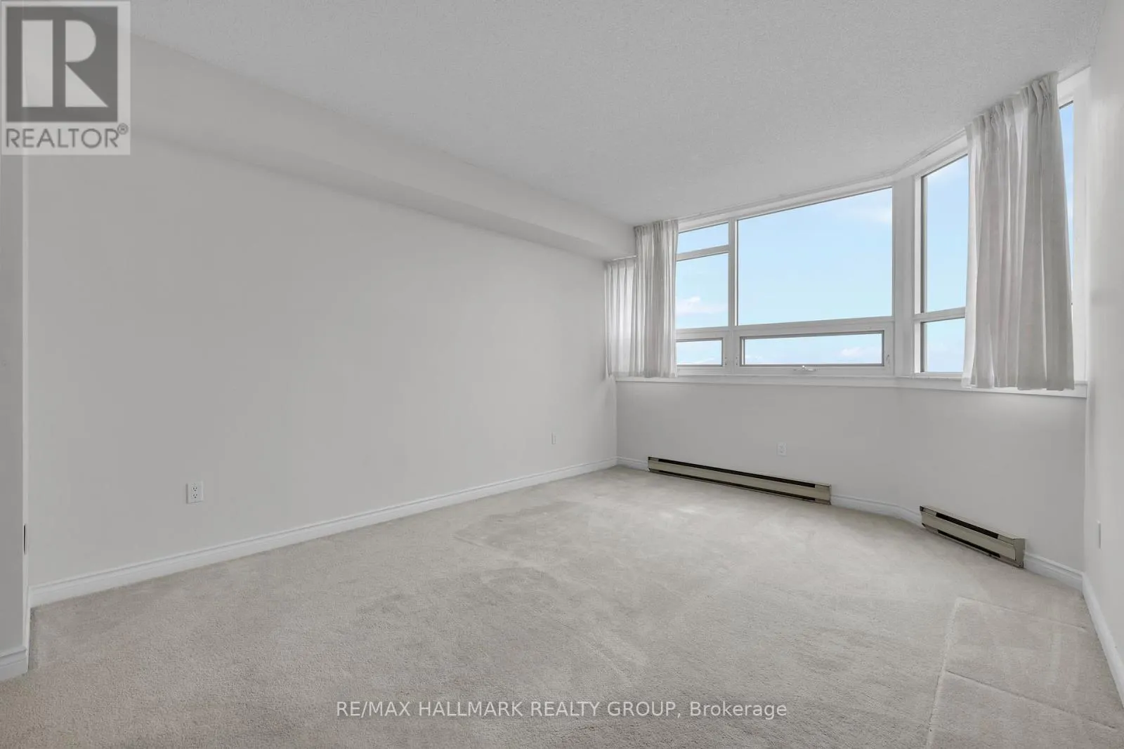 2204 - 1480 RIVERSIDE DRIVE