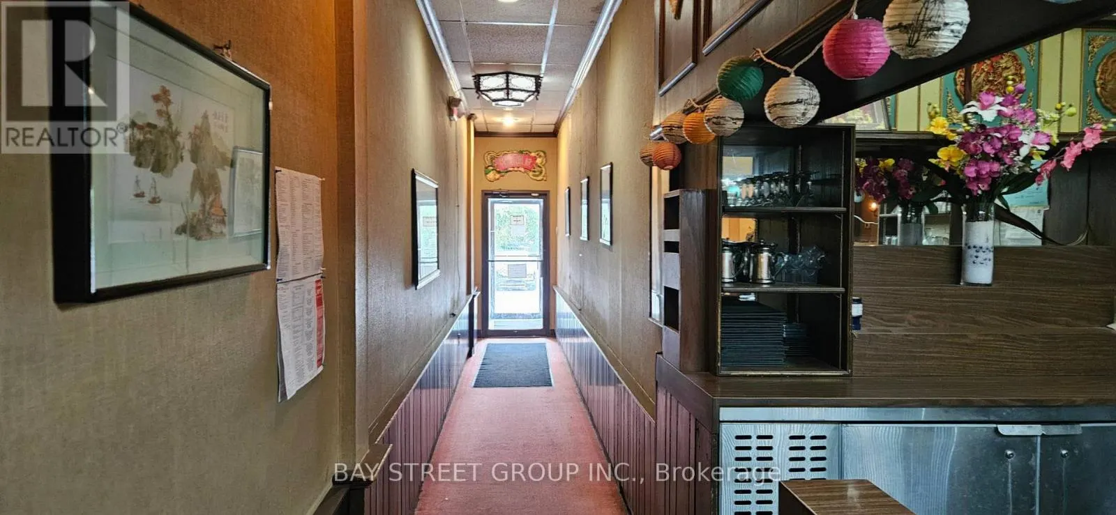 49 KING STREET E