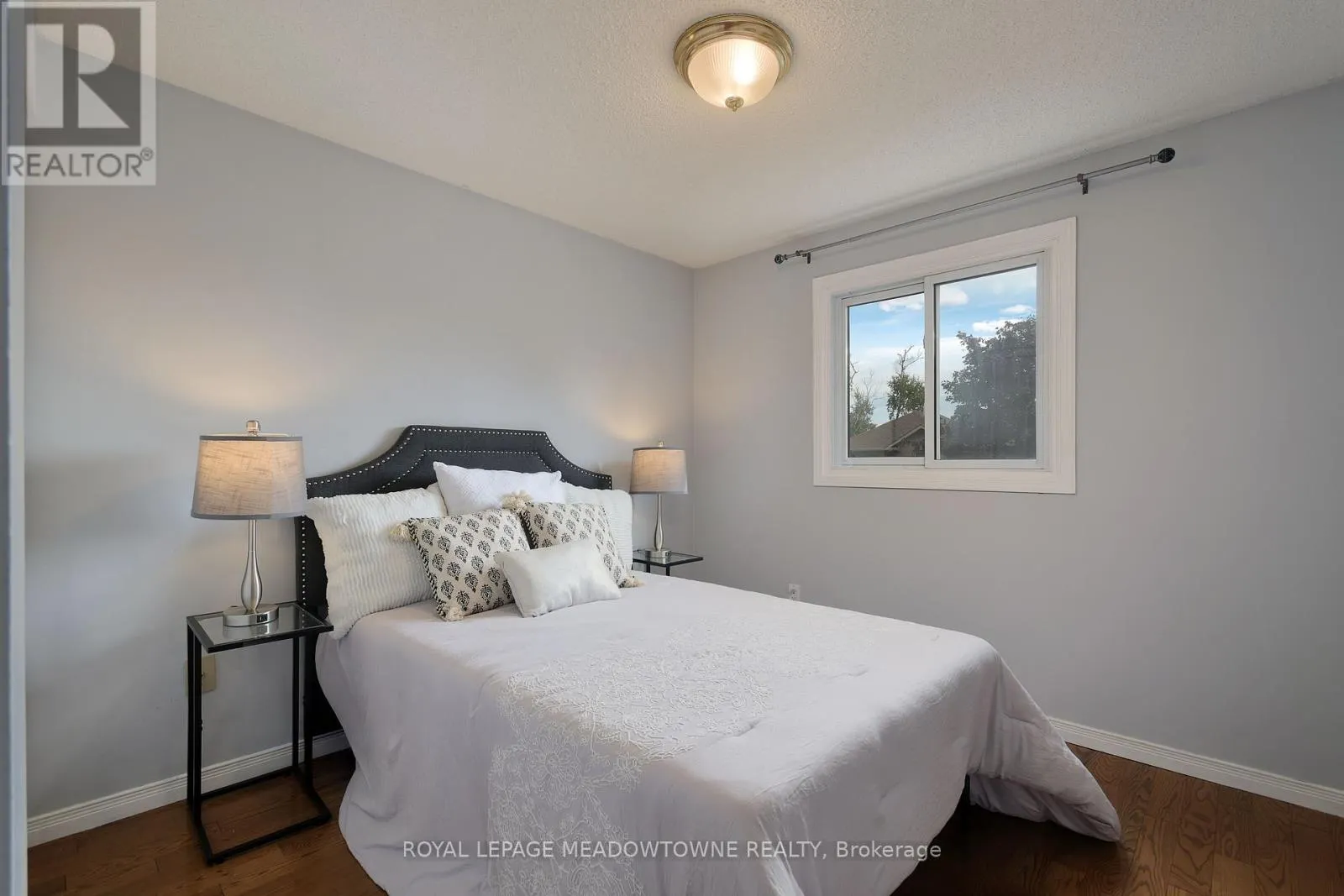 34 - 800 UPPER PARADISE ROAD