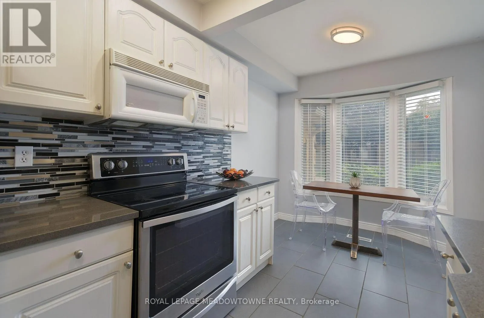 34 - 800 UPPER PARADISE ROAD
