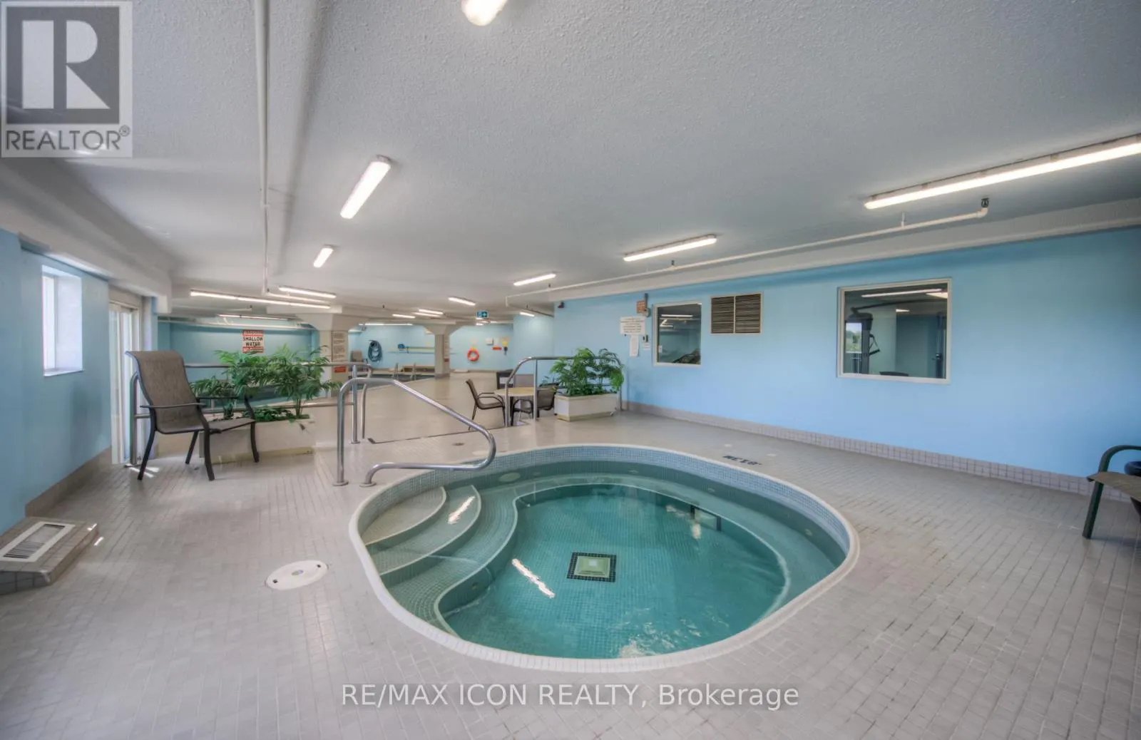 901 - 237 KING STREET W