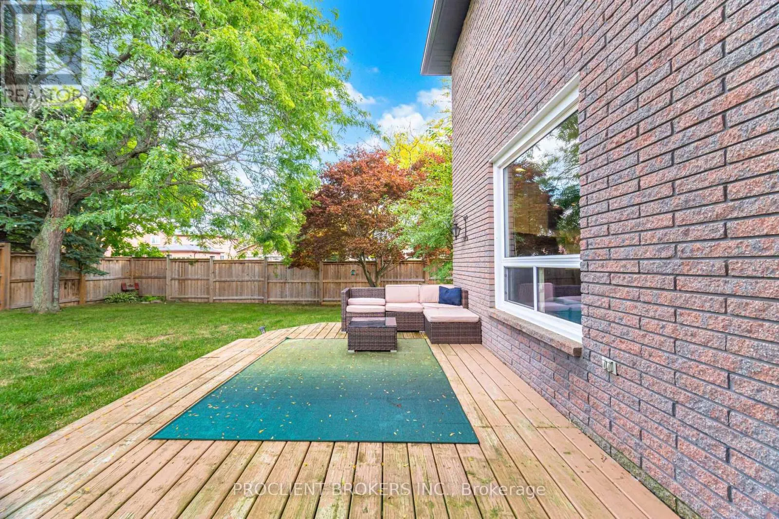 4 BRIARSDALE CRESCENT