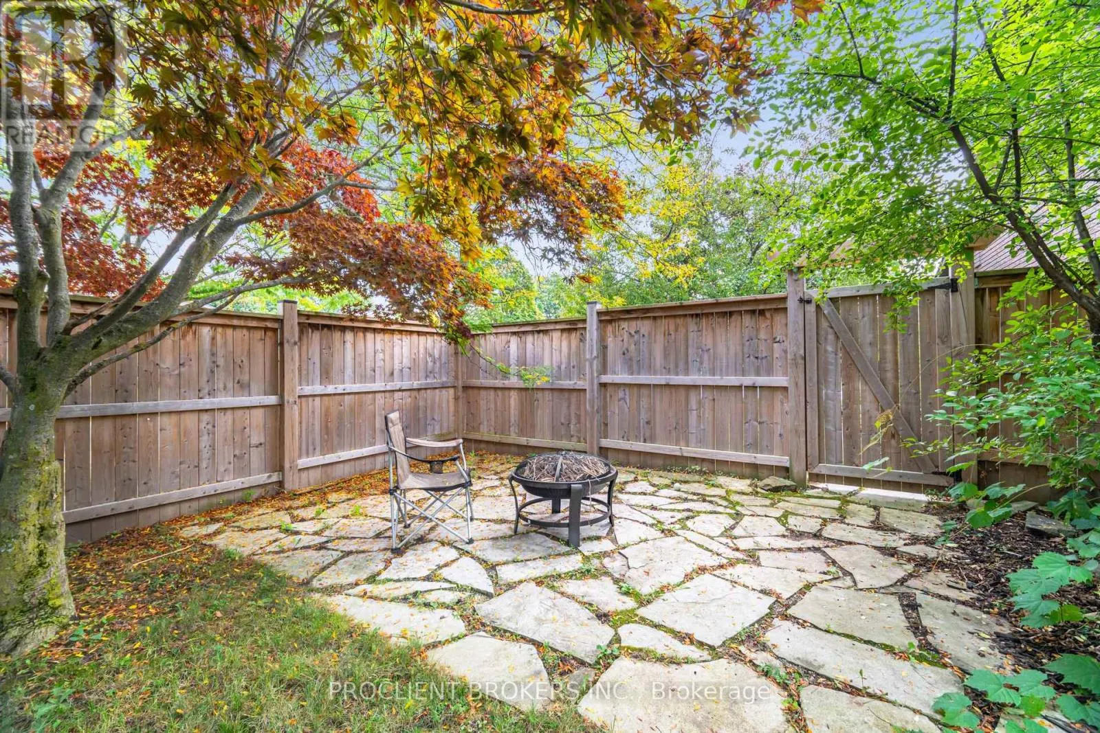 4 BRIARSDALE CRESCENT