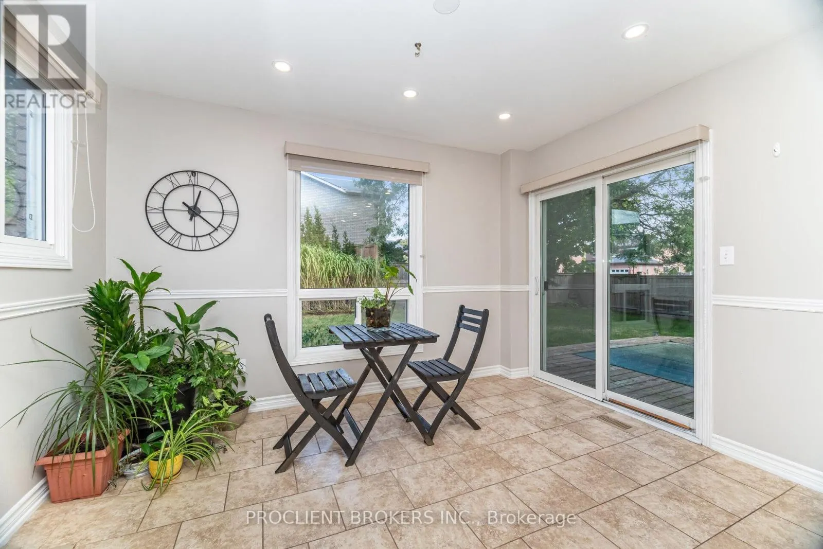 4 BRIARSDALE CRESCENT