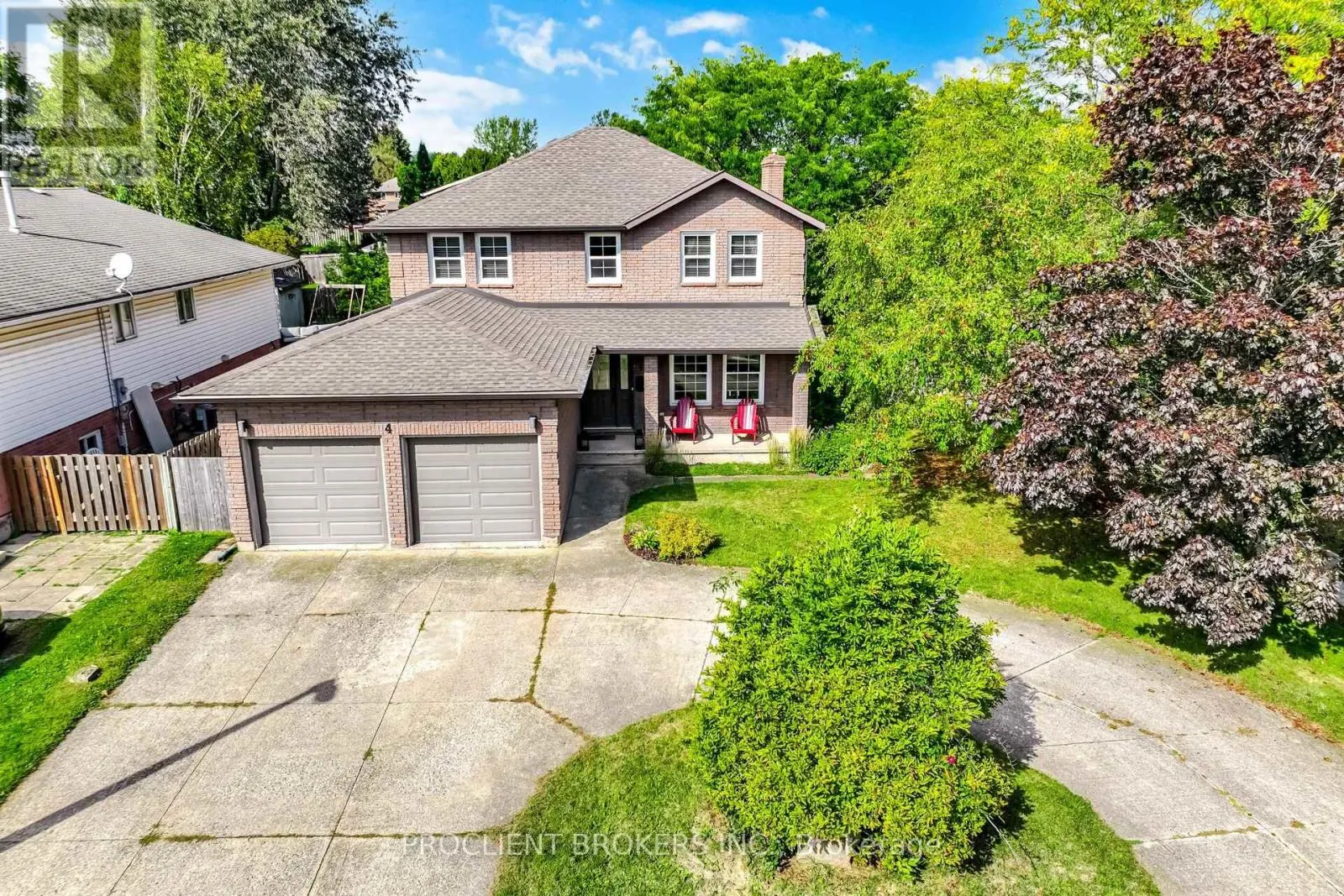 4 BRIARSDALE CRESCENT