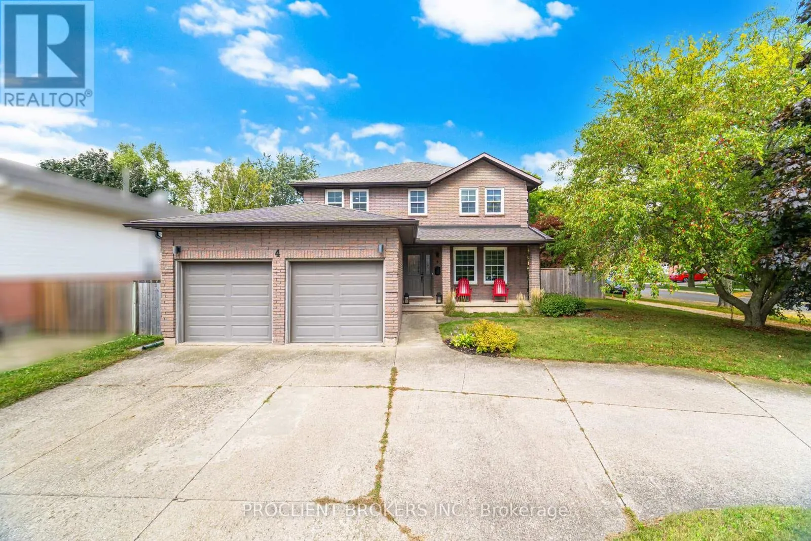 4 BRIARSDALE CRESCENT