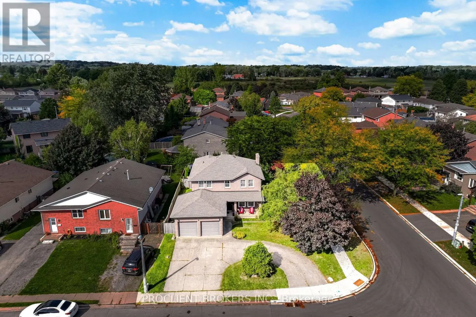 4 BRIARSDALE CRESCENT