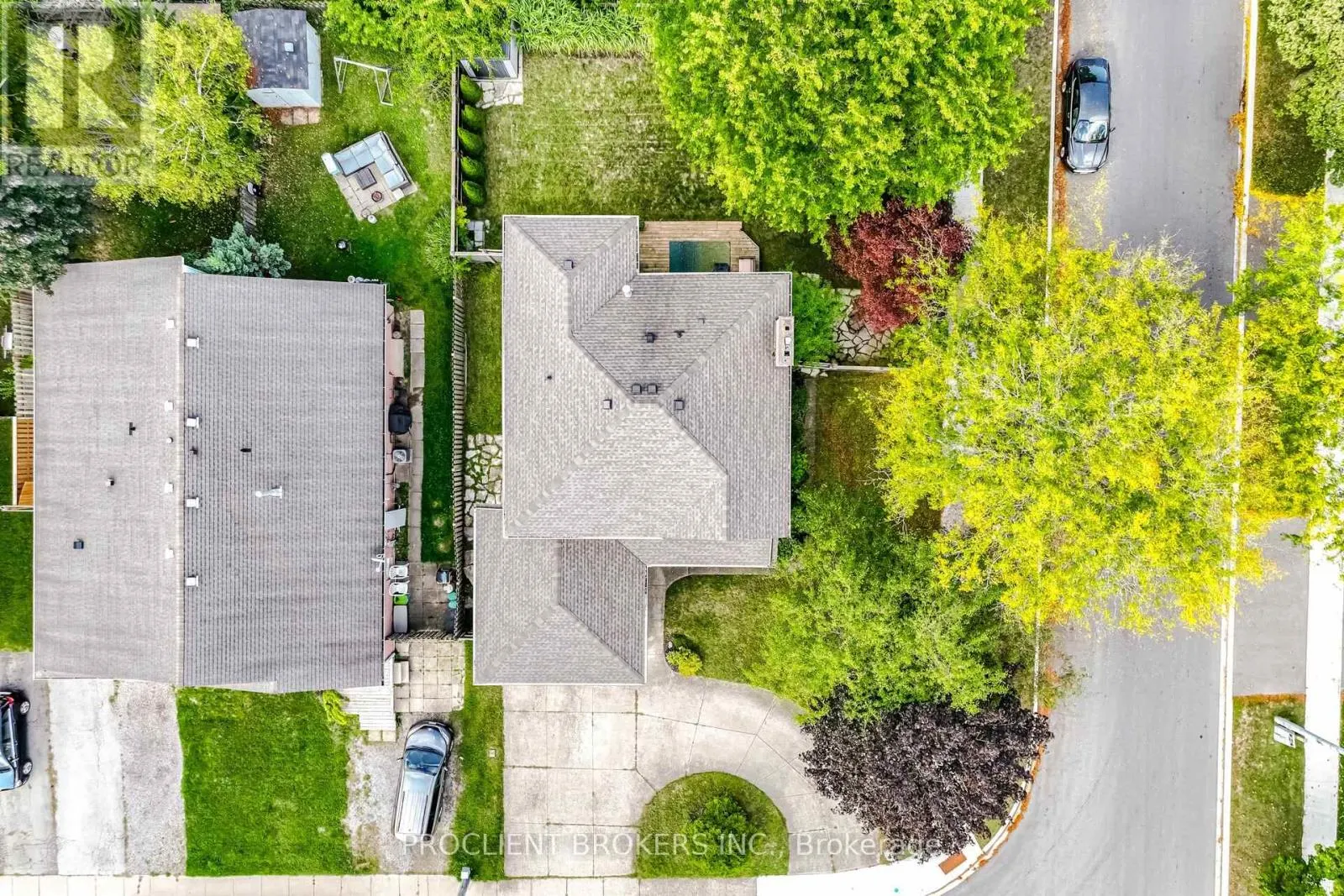 4 BRIARSDALE CRESCENT